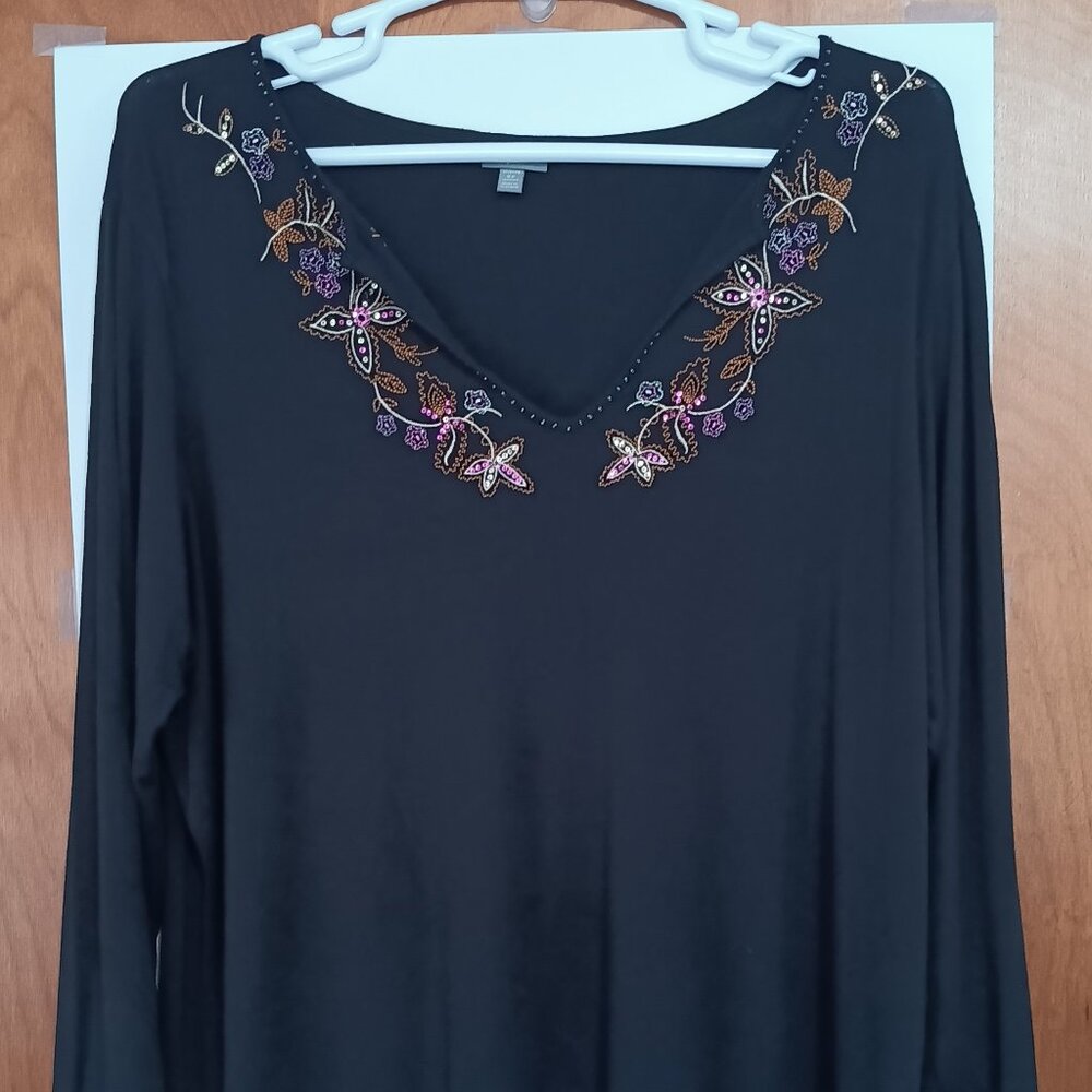 J Jill 3x stretch top Black with embroidered and sequin neckline